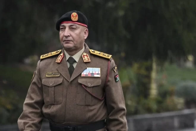 Ha mort el cap de l’estat major de l’exèrcit libi en un accident d’avió quan tornava d’un viatge oficial a Turquia