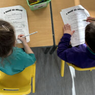 “La llengua es veu ara com un motiu d’orgull”: el gaèlic irlandès reneix als bastions unionistes del nord d’Irlanda segles després