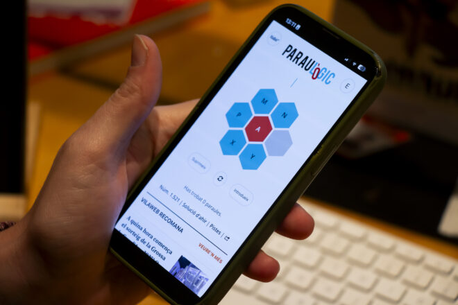 Un nou llibre del Paraulògic per a dur-lo a tot arreu a les vacances
