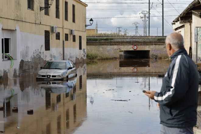 “Ja no hi havia marge”: veïns de la Pobla Llarga i Carcaixent relaten la nit de desbordaments i evacuacions