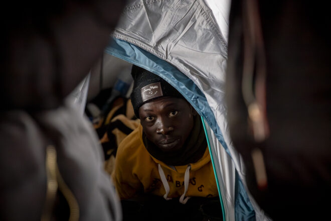 “Em fa molta por el futur”: els desallotjats del B9, sense alternativa