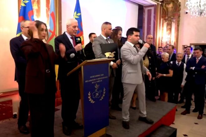 Proclamen a París la independència unilateral de la Cabília