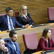 L’escó 97, l’ombra allargada de Mazón a les Corts Valencianes