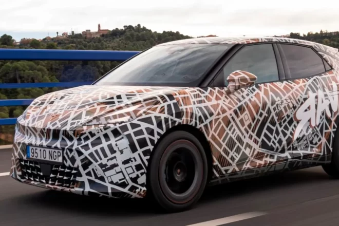 Seat i Cupra incorporen per primera vegada el català als seus vehicles