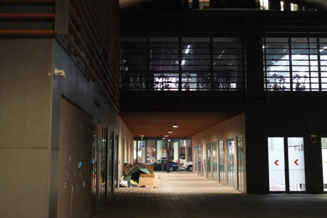 Els Mossos investiguen la mort d’un sense-sostre al carrer al Barri Gòtic de Barcelona