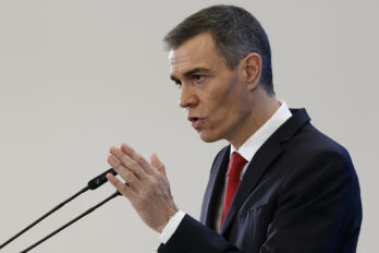 Pedro Sánchez, en un moment de la compareixença (fotografia: EFE / J.J. Guillén).