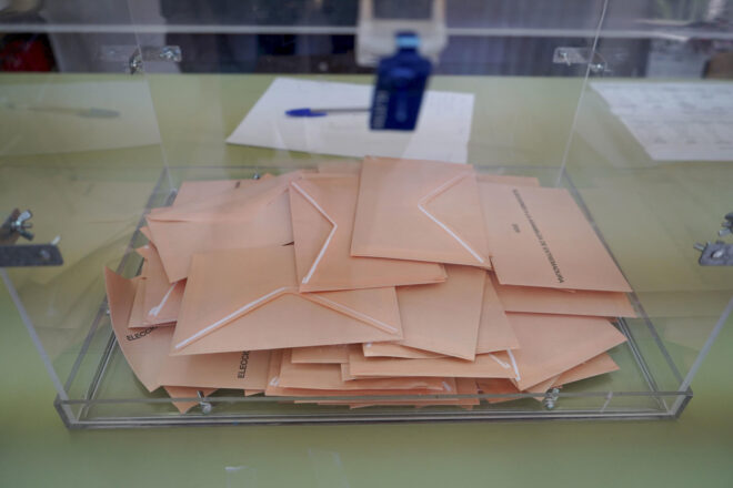 El PSOE s’enfonsa a Extremadura, però el PP necessitarà Vox, que no vol la candidata del PP de presidenta