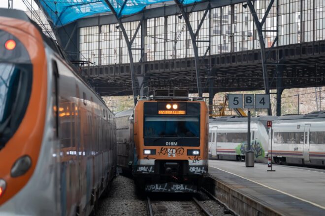 Caos en algunes estacions de Rodalia per la manca d’un servei alternatiu