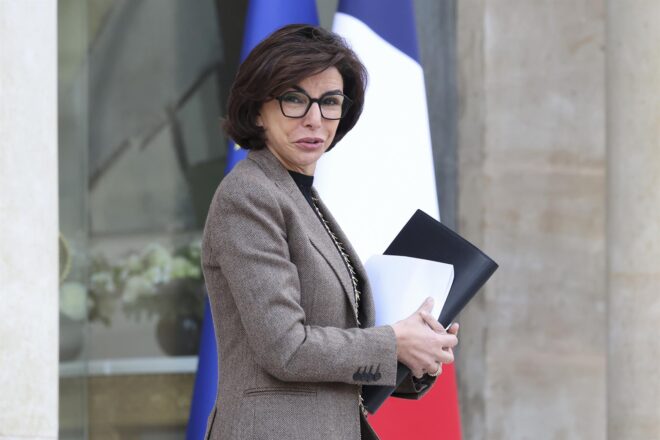 La policia escorcolla la casa de la ministra francesa Rachida Dati en una investigació per corrupció i tràfic d’influències