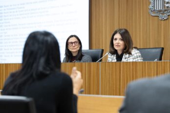 Imma Tor i Ester Molné expliquen al Consell General l'avenç de les negociacions