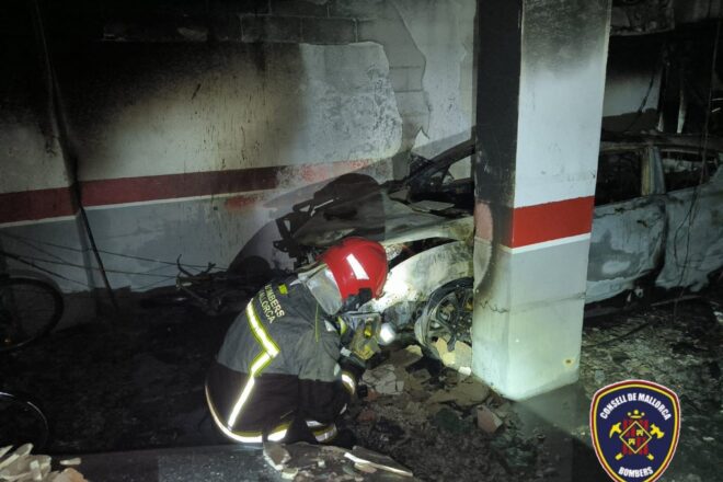 Reallotgen al poliesportiu municipal la meitat de les 50 persones desallotjades per un incendi a la Coma