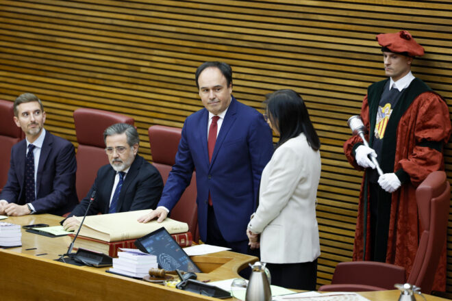 I després de tretze mesos, la petició de perdó. Pérez Llorca s’adreça a les víctimes de la gota freda en la presa de possessió