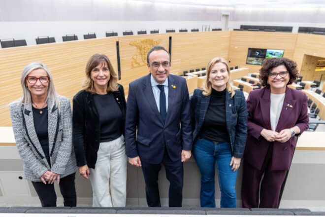 El parlament reivindica l’oficialitat del català a Europa en una visita a Baden-Württemberg