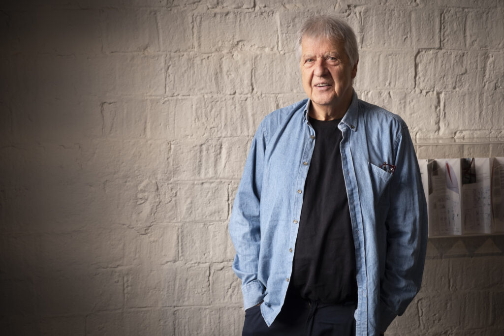 Sergio Pesutic, creador del llibre "La Hintel·ligència Militar" (Comanegra)