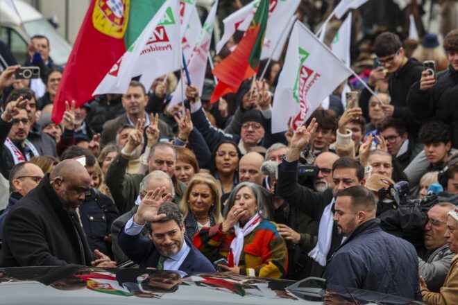 Portugal vota amb la ultradreta al capdavant de les enquestes i el vot útil al centre de la campanya