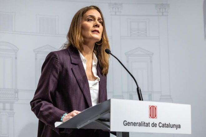 Els Comuns acorden amb el govern de crear una direcció general per posar multes als qui se salten la llei d’habitatge