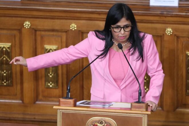 La vice-presidenta de Veneçuela exigeix als EUA que alliberin Maduro i el reivindica com a president legítim