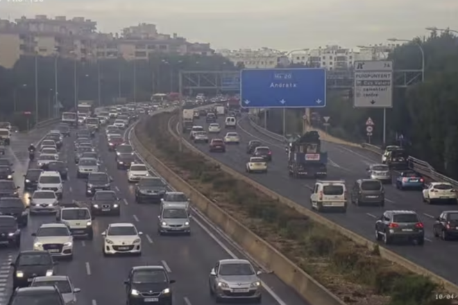 El Consell de Mallorca reconeix que no hi ha cap estudi que confirmi la reducció anunciada del 30% dels embussos