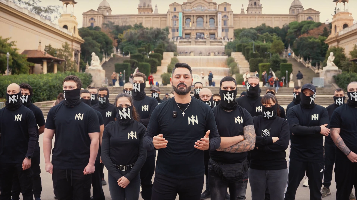 Fotograma de l'anunci de l'obertura d'una delegació de Núcleo Nacional a Barcelona.