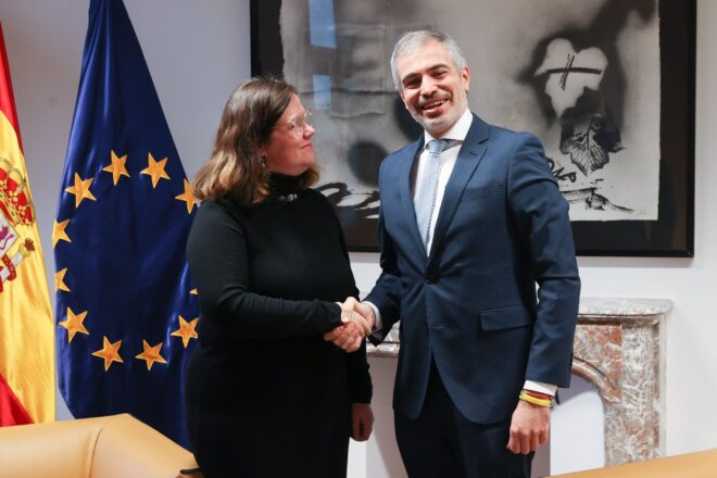 El govern espanyol diu que les converses sobre l’oficialitat del català a la UE avancen, però no torna a l’agenda europea