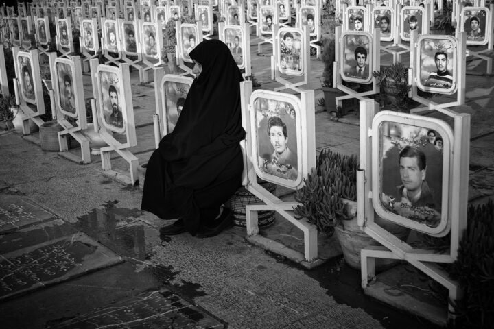 Mare d'un màrtir (Foto: Mehdi Nazeri a Viquipèdia)