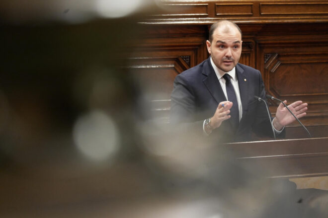 El govern convida l’oposició indignada a arrenglerar-se amb un acord de Rodalia