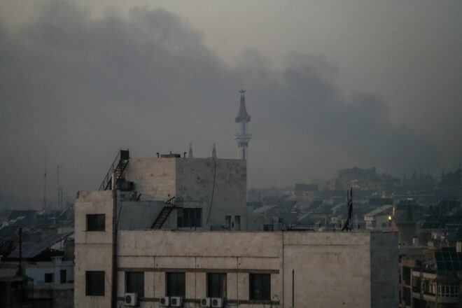 Milers de persones fugen d’Alep pels atacs de l’exèrcit sirià sobre els barris kurds