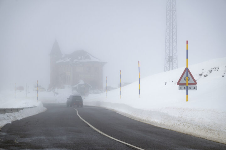 Neu a la C-28, avui a Lleida (fotografia: EFE/Alex López).