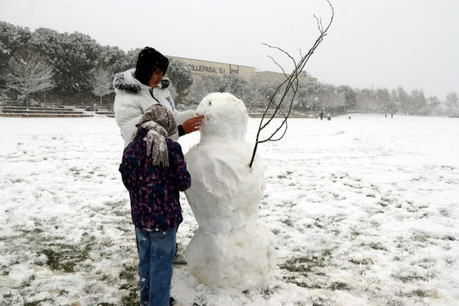 On pot continuar nevant durant la vesprada i la nit?
