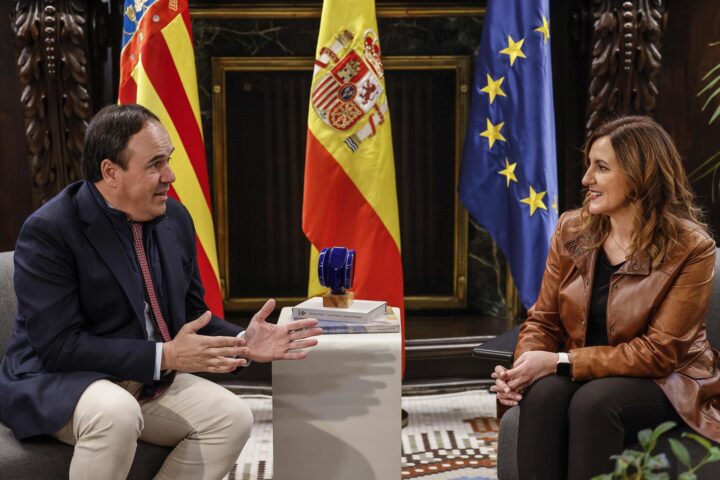 El president de la Generalitat, Juanfran Pérez Llorca, fa una visita institucional a l’ajuntament de València i es reuneix amb la batllessa, María José Catalá. Fotografia: Rober Solsona / Europa Press