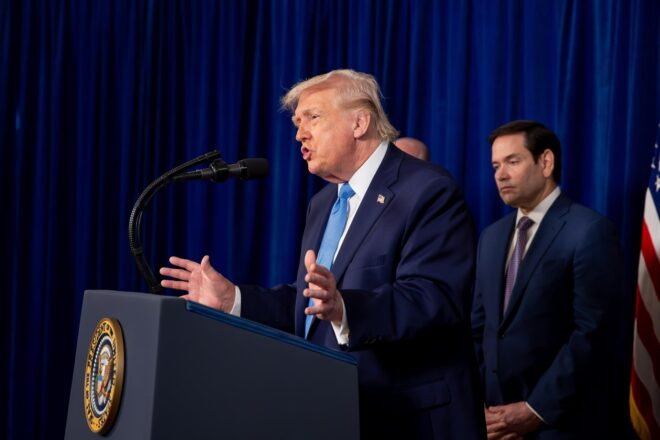 Trump diu que només la seva moral li posa límits com a president dels Estats Units i menysté el dret internacional