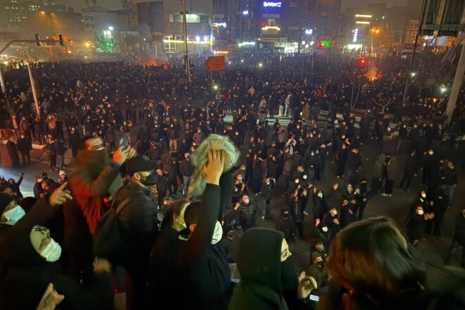 Trump i l’Iran intercanvien amenaces militars per les protestes contra el règim