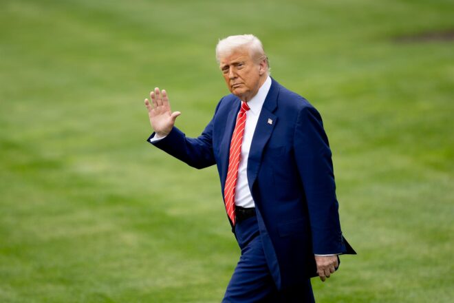 Trump pressiona ara Cuba: “No hi haurà més petroli ni diners”