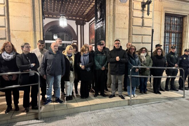 Sueca fa un minut de silenci pel xiquet de 13 anys assassinat pel pare d’un amic
