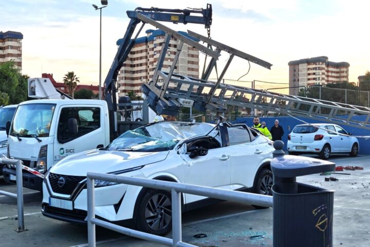 La borrasca Kristin causa nombrosos danys en el pas pel País Valencià