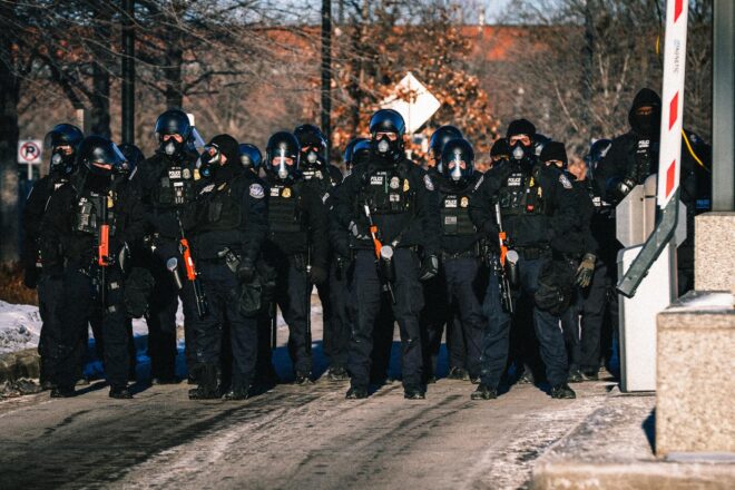 Una jutgessa federal denega aturar l’enviament massiu d’agents d’immigració a Minnesota