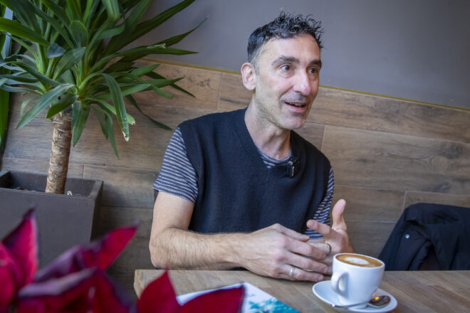 Gerard Guix: “Vaig tenir una crisi, ensenyava a escriure mentre a mi ja no em volien publicar”