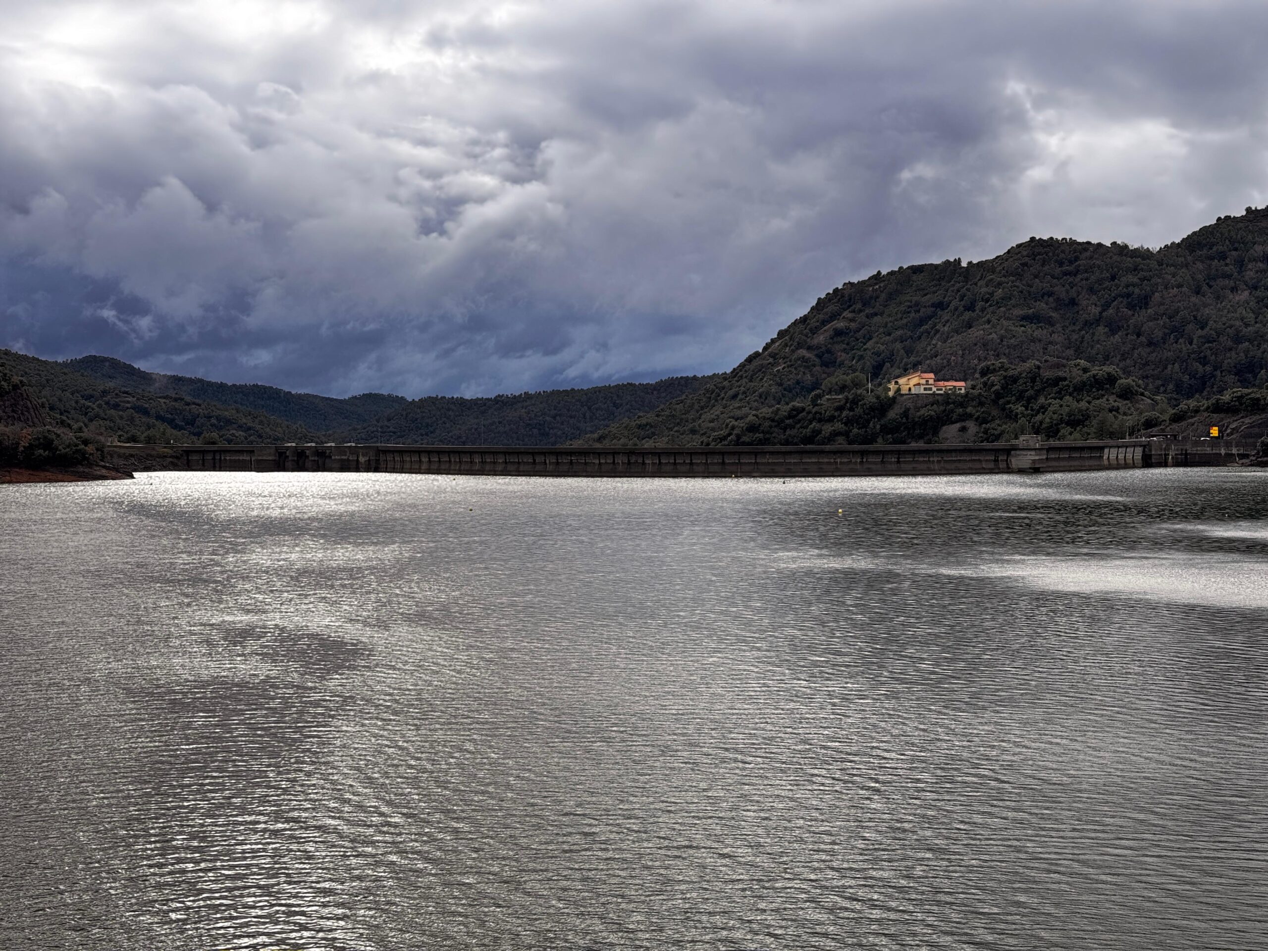 El pantà de la Baells, ara al 87,5% de la capacitat.