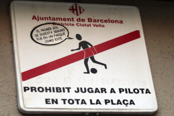 «Avui té energia per dar i per vendre i ara ha penjat la pilota al balcó del paio malhumorat del principal.»