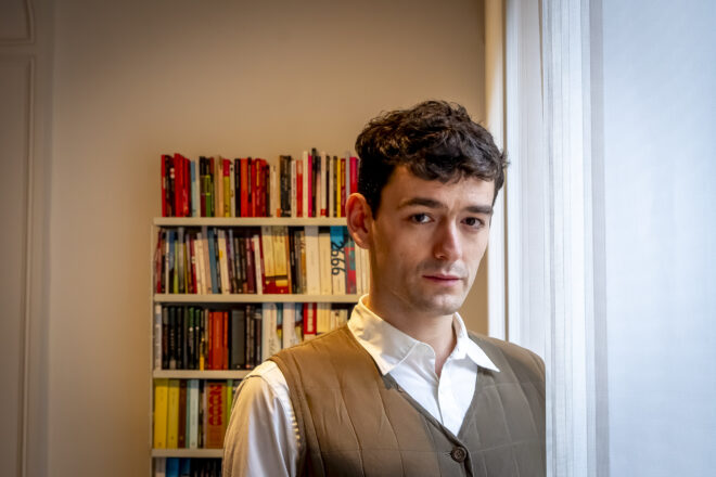 Pol Guasch: “Quan tornes a llegir-te a tu mateix, res no et consola. No hi ha res més cruel i cru”