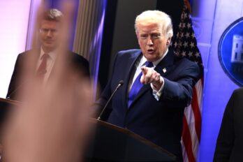 Donald Trump durant la conferència de premsa d'ahir. (Fotografia: Shawn Thew)