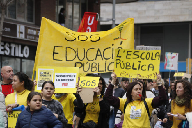 Educació proposa incrementar en uns 1.500 euros anuals el complement específic dels docents en quatre anys