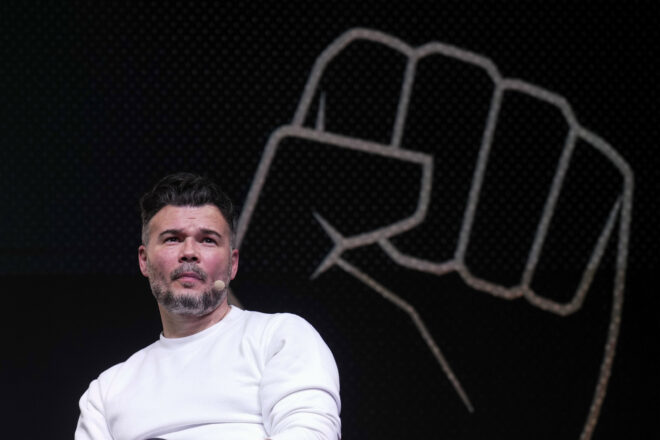 Rufián enverina el vesper de catorze esquerres que “farien un PSOE millor”