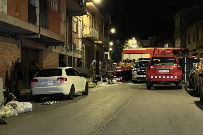 Cinc morts i quatre ferits en un incendi a un bloc de pisos de Manlleu