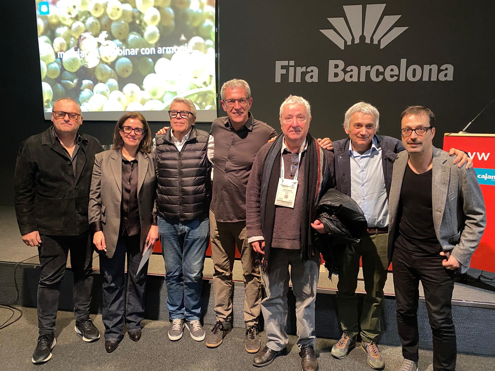 D'esquerra a dreta: Josep Grau (Josep Grau Viticultor); Pilar Just (presidenta de la DO Montsant); Joan Ignasi Domènech (Vinyes Domènech); Sergi Montalà (Estones Vins); Fernando Zamora (L’Espectacle Vins); Joan Asens (Orto Vins); i Rafel Pino (Celler Masroig).