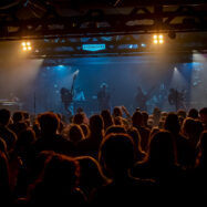 La festa VW30 reivindica el paper dels joves en el futur de VilaWeb i del país