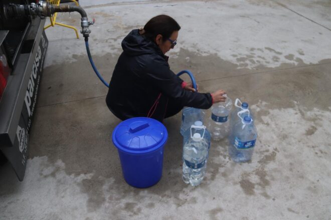 Anglès recupera progressivament el subministrament d’aigua, però encara no és potable