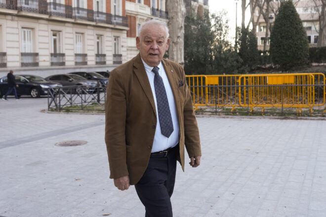 La boirina de Villarejo, els records d’una boda i un joc de gats vells de la policia espanyola