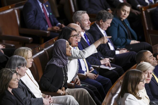 Trump demana la deportació de dues congressistes demòcrates