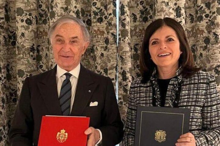 El gran canceller Riccardo Paternò di Montecupo amb la ministra Imma Tor.